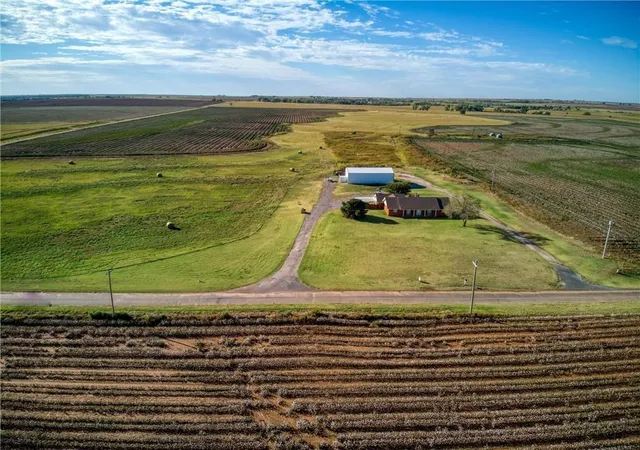 3rd image of 17320 E 1250 Road, Erick, OK 73645 | MLS# 1241827