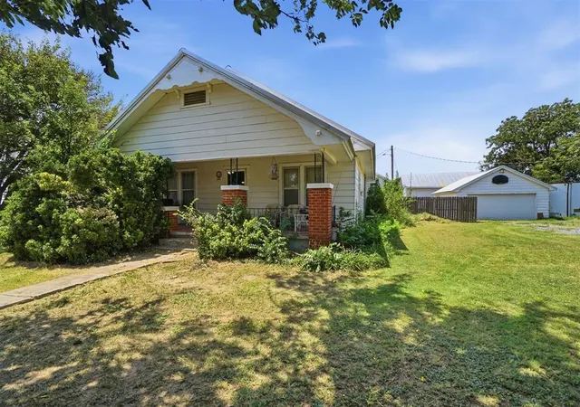 Photo 3 of Sale Pending at 221 East St, Martha, OK 73556 | MLS# 1241835 | Listing updated on 2026-08-18