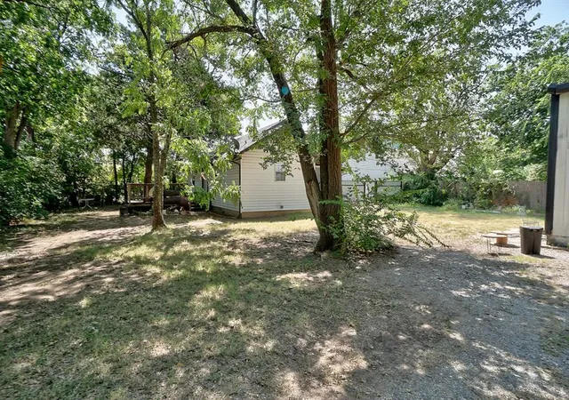 Photo 4 of Sale Pending at 121 N Classen Ave, Moore, OK 73160 | MLS# 1241859 | Listing updated on 2026-09-04