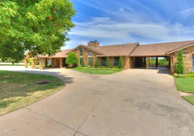 2nd image of 12504 N Frisco Rd, Yukon, OK 73099 | MLS# 1241867