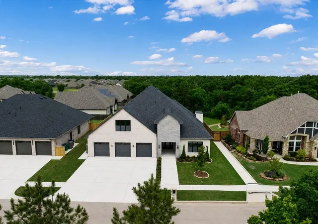 1st image of 10045 Sw 27th St, Yukon, OK 73099 | MLS# 1241914