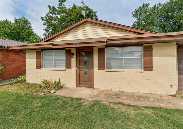 2nd image of 505 N Buchanan St, Crescent, OK 73028 | MLS# 1241916