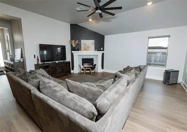 Photo 3 of Single family home for sale at 417 Vista Dr, Yukon, OK 73099 | MLS# 1241923 | Listing updated on 2026-08-22
