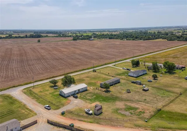 2nd image of 16204 Sunflower Dr, Yukon, OK 73099 | MLS# 1241930