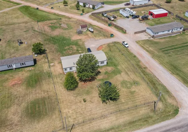 3rd image of 16204 Sunflower Dr, Yukon, OK 73099 | MLS# 1241930