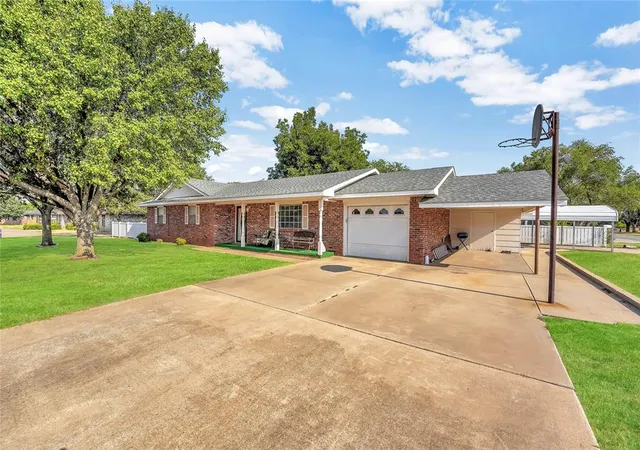1st image of 1001 W Ash St, Hobart, OK 73651 | MLS# 1241937