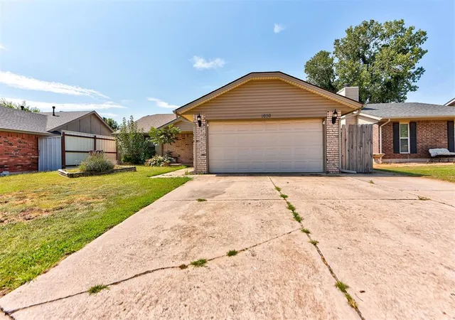 4th image of 1030 Walsh Ln, Yukon, OK 73099 | MLS# 1241946