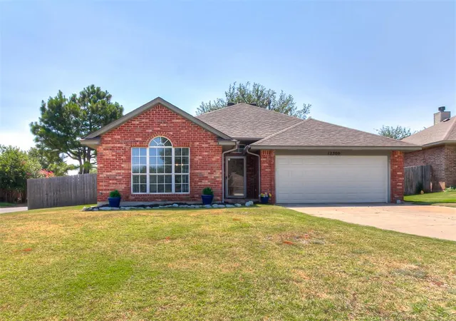 image of 12300 Sw 10th St, Yukon, OK 73099 | MLS# 1241950