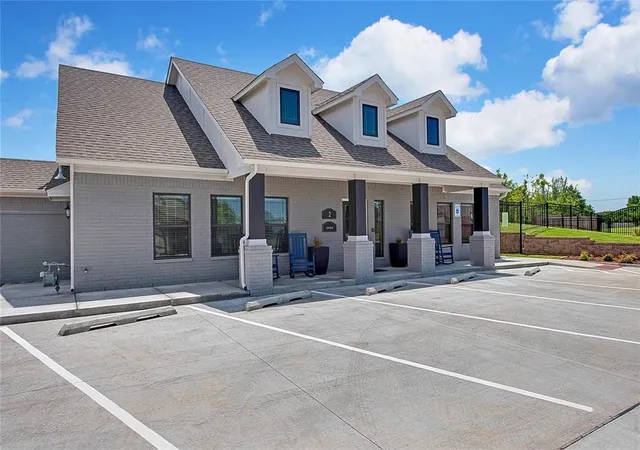 2nd image of 12724 Nw 2nd St, Yukon, OK 73099 | MLS# 1242002