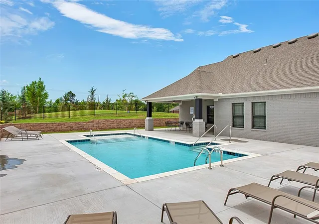 4th image of 12724 Nw 2Nd St, Yukon, OK 73099 | MLS# 1242002