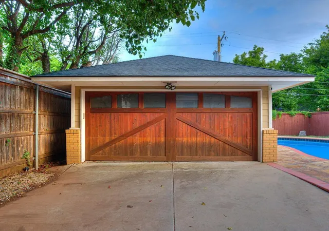 Photo 3 of Single family home for sale at 532 Nw 40th Street, Oklahoma City, OK 73118 | MLS# 1242011 | Listing updated on 2026-10-14