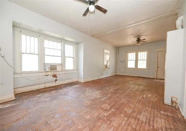 Photo 3 of Sale Pending at 1425 W Dakota St, Chickasha, OK 73018 | MLS# 1242016 | Listing updated on 2026-09-01
