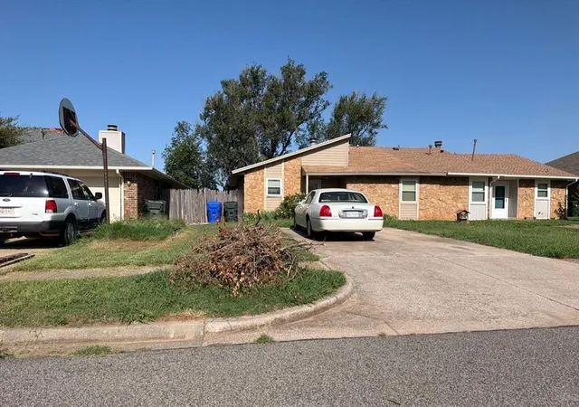 image of 124 Vinita Dr, Norman, OK 73071 | MLS# 1242029