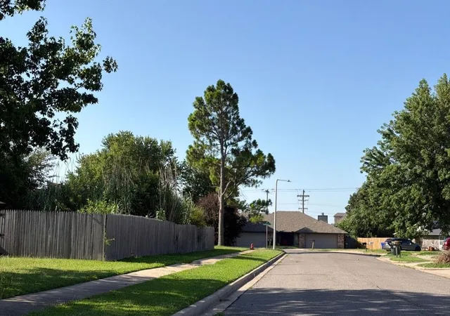 image of 124 Vinita Dr, Norman, OK 73071 | MLS# 1242029