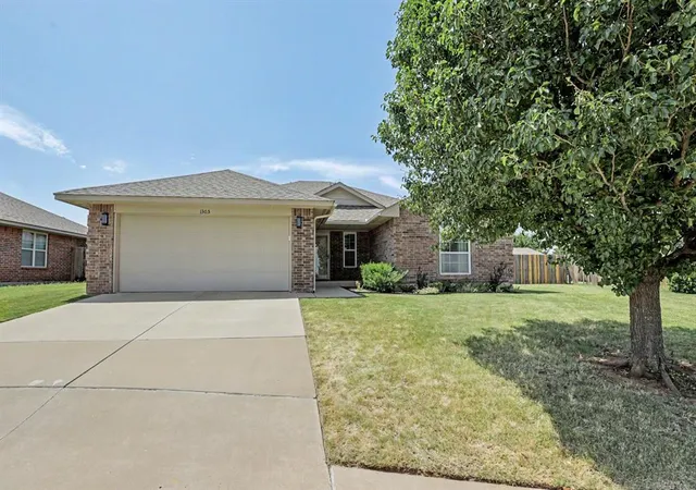 1st image of 1305 Leigh Cir, Yukon, OK 73099 | MLS# 1242041
