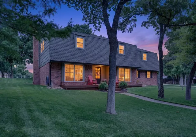 1st image of 2113 Hummingbird Ln, Edmond, OK 73034 | MLS# 1242050