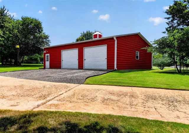 48th image of 2113 Hummingbird Ln, Edmond, OK 73034 | MLS# 1242050