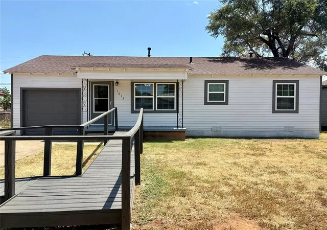 Photo 1 of Single family home for sale at 1012 N York St, Altus, OK 73521 | MLS# 1242078 | Listing updated on 2026-08-31