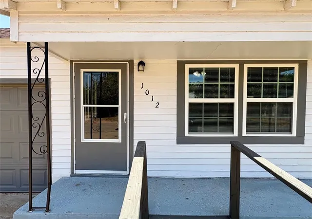 Photo 2 of Single family home for sale at 1012 N York St, Altus, OK 73521 | MLS# 1242078 | Listing updated on 2026-08-31