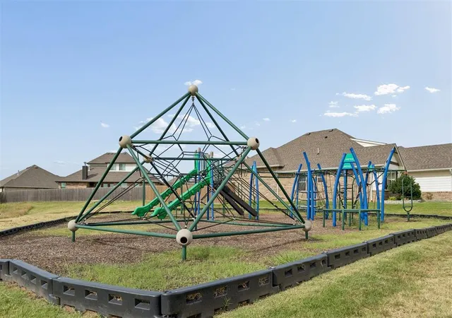 12th image of 9040 Nw 119th St, Yukon, OK 73099 | MLS# 1242090
