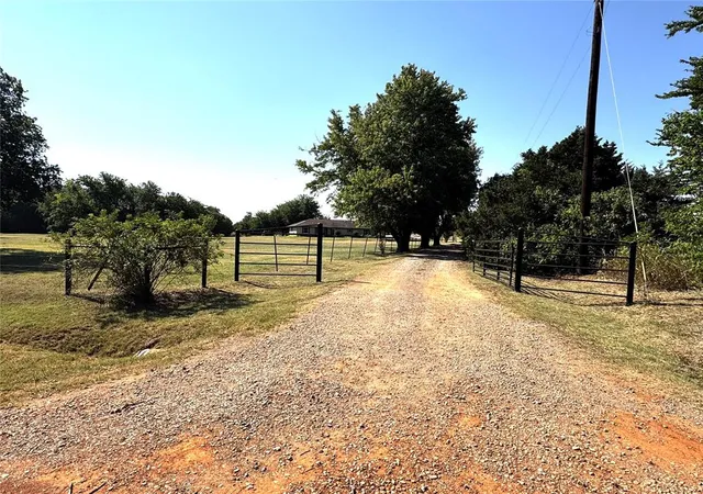 2nd image of 16627 W Forrest Hills Rd, Cashion, OK 73016 | MLS# 1242099