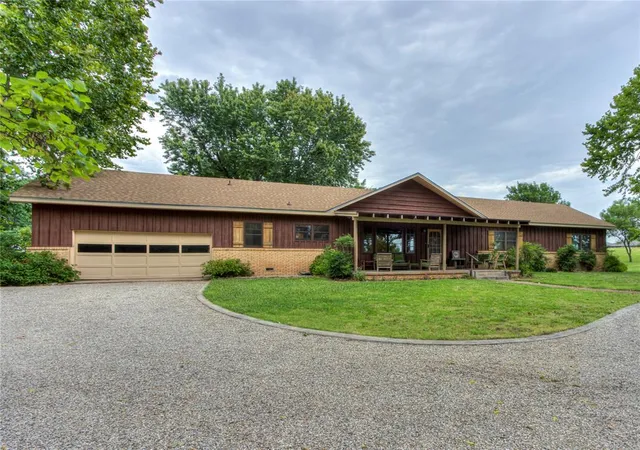 2nd image of 3555 E Imhoff Rd, Norman, OK 73071 | MLS# 1242107