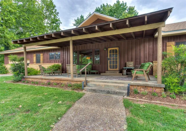 3rd image of 3555 E Imhoff Rd, Norman, OK 73071 | MLS# 1242107