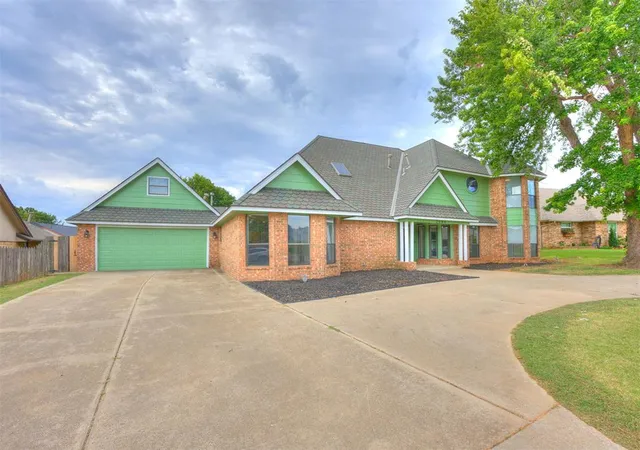 2nd image of 2608 Sw 107th St, Oklahoma City, OK 73170 | MLS# 1242108