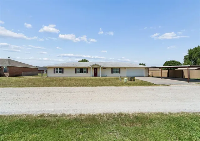 2nd image of 107 Cottonwood Rd, Davis, OK 73030 | MLS# 1242119