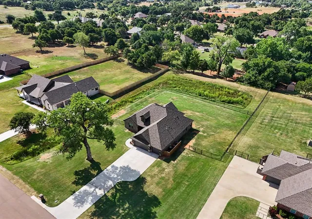 2nd image of 180 Meadow Lark Ln, Blanchard, OK 73010 | MLS# 1242121