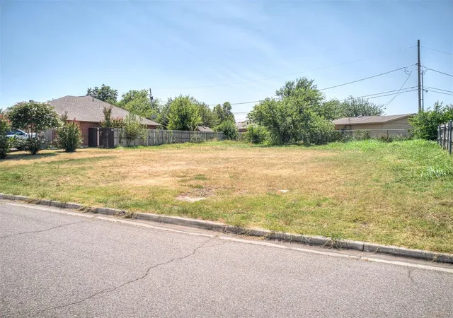 27th image of 1532 Tudor Dr, Moore, OK 73160 | MLS# 1242145