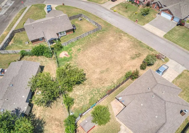 4th image of 1532 Tudor Dr, Moore, OK 73160 | MLS# 1242145