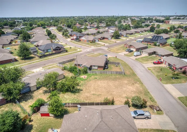 5th image of 1532 Tudor Dr, Moore, OK 73160 | MLS# 1242145