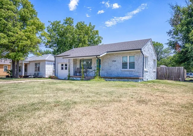 4th image of 723 S 10Th St, Kingfisher, OK 73750 | MLS# 1242150