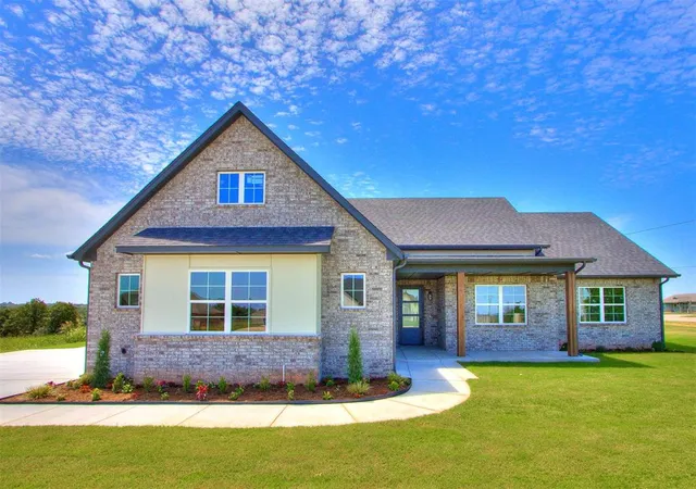 Photo 3 of Single family home for sale at 2901 Deer Run Trl, Guthrie, OK 73044 | MLS# 1242152 | Listing updated on 2026-09-25