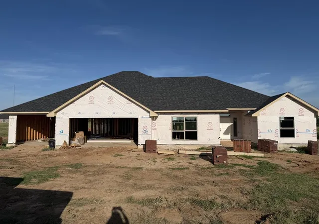 1st image of 2621 Secretariat Pass, Guthrie, OK 73044 | MLS# 1242154