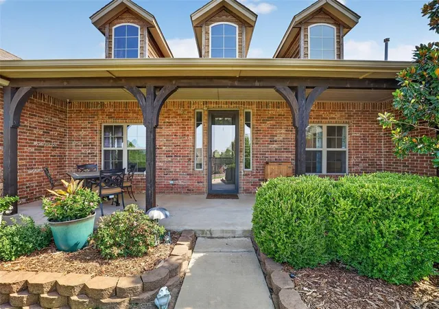 2nd image of 1150 Stone Crest Dr, Edmond, OK 73034 | MLS# 1242162