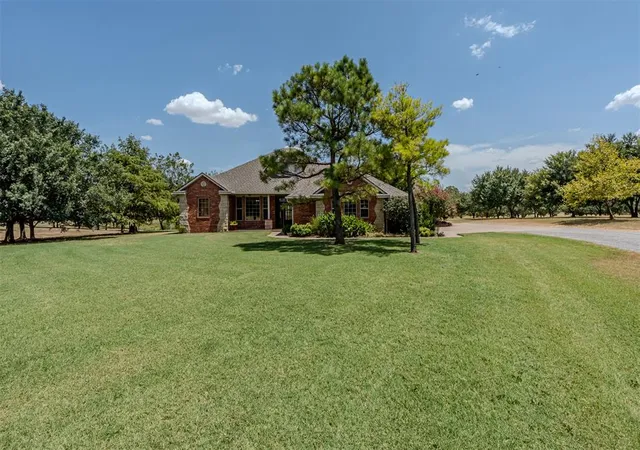 2nd image of 13410 Silver Ridge Rd, Yukon, OK 73099 | MLS# 1242165