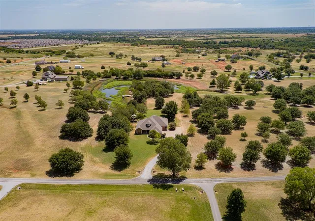 3rd image of 13410 Silver Ridge Rd, Yukon, OK 73099 | MLS# 1242165