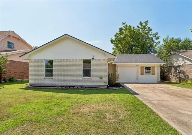 1st image of 602 Crestmoor Dr, Moore, OK 73160 | MLS# 1242168