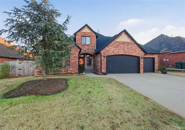 2nd image of 912 Preston Park Dr, Yukon, OK 73099 | MLS# 1242173