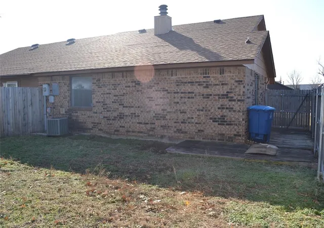 32nd image of 619 Peppertree Ln, Midwest City, OK 73110 | MLS# 1242194