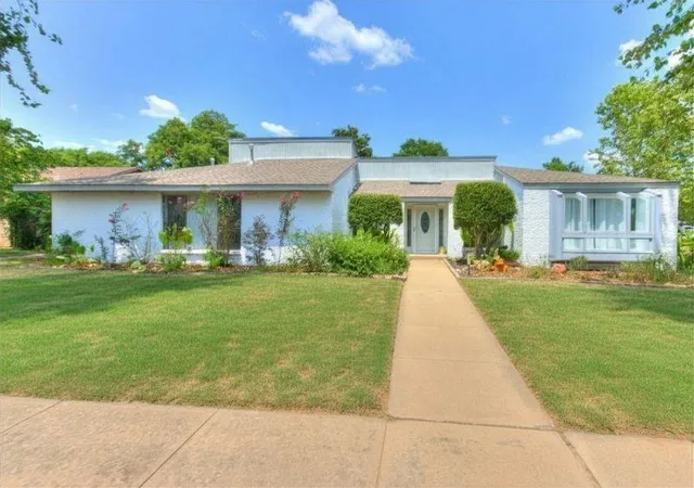 1st image of 4001 Bluestem Cir, Norman, OK 73072 | MLS# 1242196