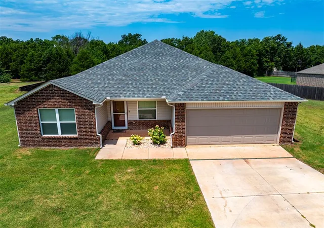 image of 5718 Bent Creek Rd, Shawnee, OK 74804 | MLS# 1242201