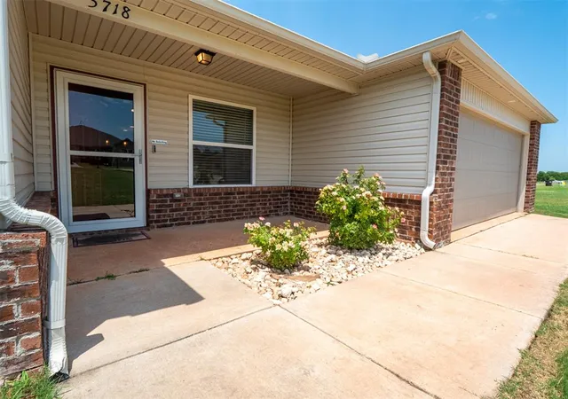 image of 5718 Bent Creek Rd, Shawnee, OK 74804 | MLS# 1242201