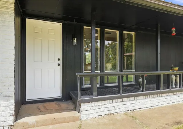 Photo 3 of Single family home for sale at 13904 S Dobbs Rd, Mc Loud, OK 74851 | MLS# 1242206 | Listing updated on 2026-09-30