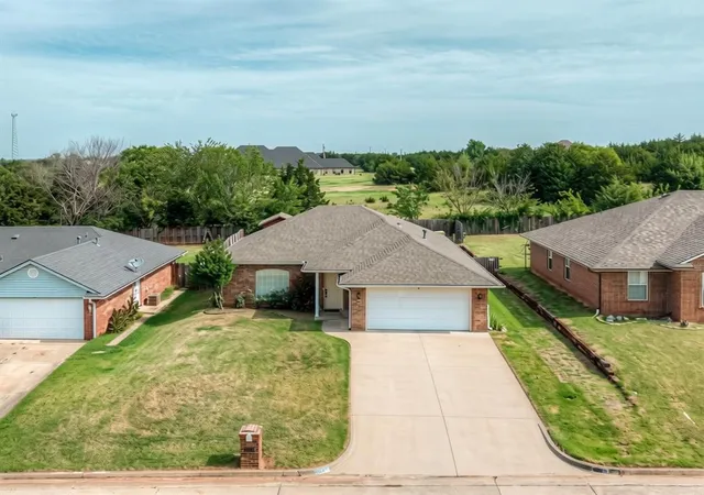 Photo 2 of Single family home for sale at 2244 Gray Dove Dr, Shawnee, OK 74804 | MLS# 1242207 | Listing updated on 2026-07-31