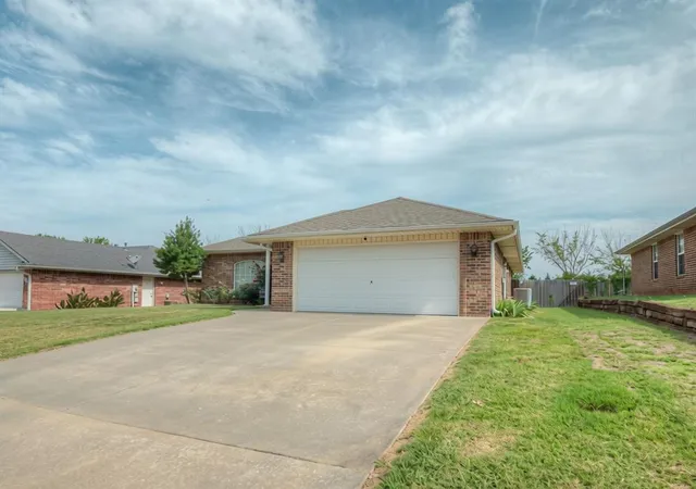 Photo 3 of Single family home for sale at 2244 Gray Dove Dr, Shawnee, OK 74804 | MLS# 1242207 | Listing updated on 2026-07-31