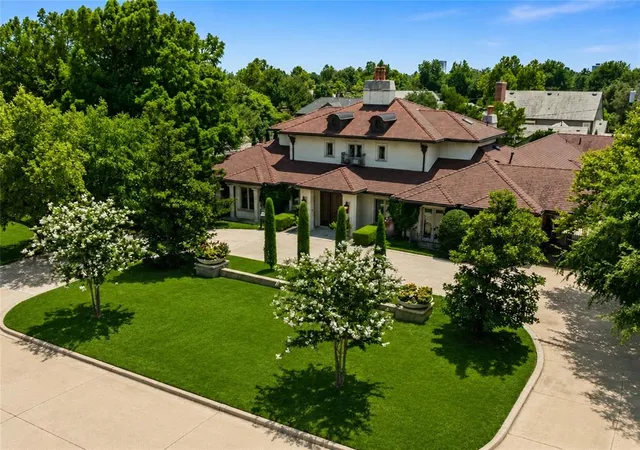 Photo 2 of Single family home for sale at 1820 Drury Ln, Nichols Hills, OK 73116 | MLS# 1242224 | Listing updated on 2026-08-08