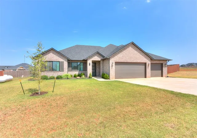 2nd image of 25311 Ethan St, Cashion, OK 73016 | MLS# 1242225